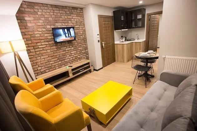 Apartment Basement /Ground Floor