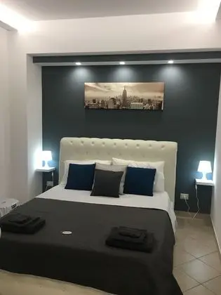 Deluxe Tek Büyük Yataklı Oda (Grey Room)