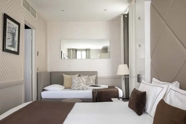 Deluxe Üç Kişilik Oda