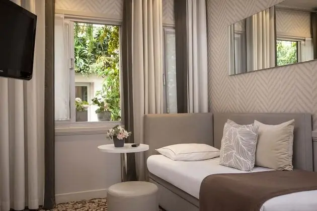 Deluxe Üç Kişilik Oda