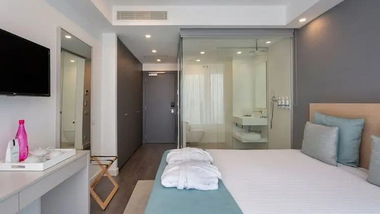 Deluxe Tek Büyük Yataklı Oda, Balkon, Deniz Manzaralı