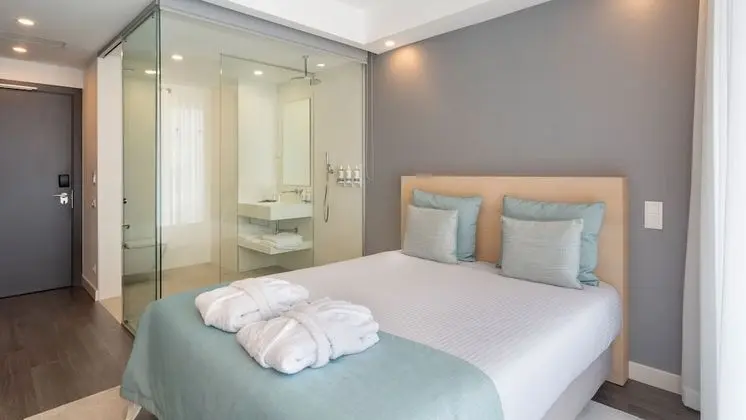 Deluxe Tek Büyük Yataklı Oda, Balkon, Deniz Manzaralı