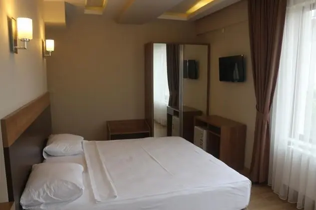 Deluxe Oda Balkonlu, Kısmi Deniz Manzaralı