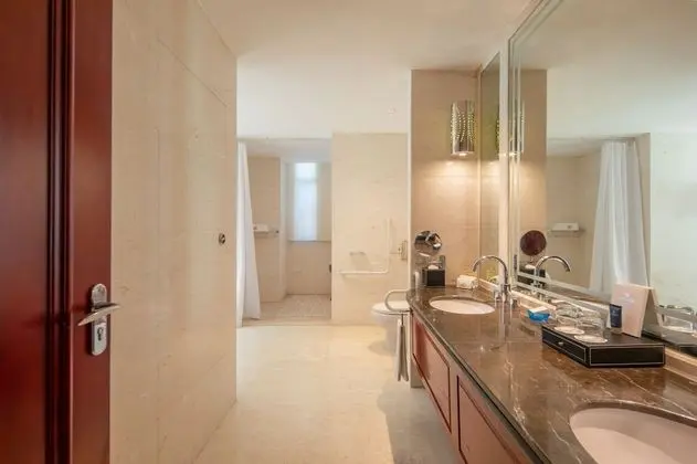 Luxury Tek Büyük Yataklı Oda