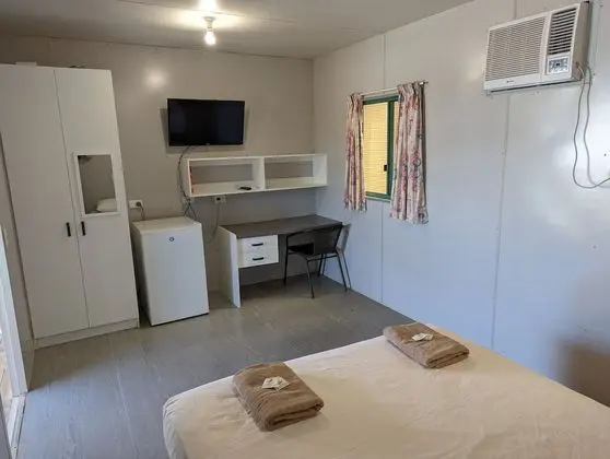 Basic Tek Büyük Yataklı Oda