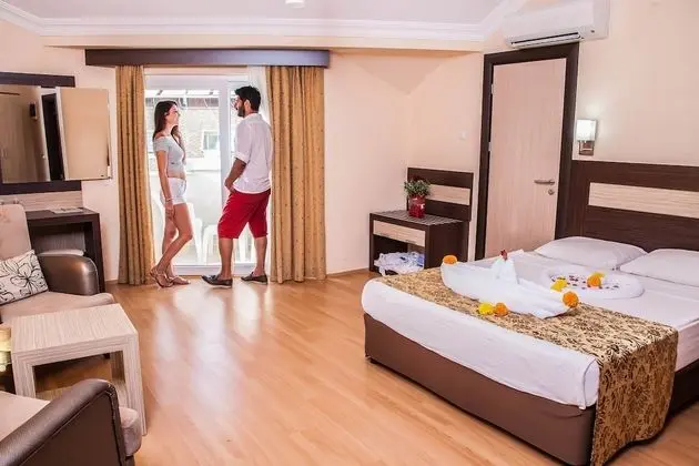 Standard Tek Büyük veya İki Ayrı Yataklı Oda