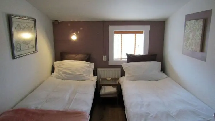 Basic İki Ayrı Yataklı Oda, Ortak Banyo