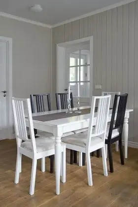 Odada yemek servisi