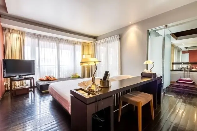 Deluxe Tek Büyük Yataklı Oda, Kanal Manzaralı