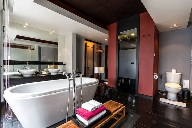 Deluxe Tek Büyük Yataklı Oda, Kanal Manzaralı