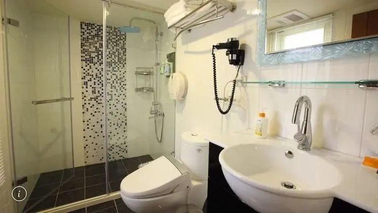 Deluxe Dört Kişilik Oda (101)