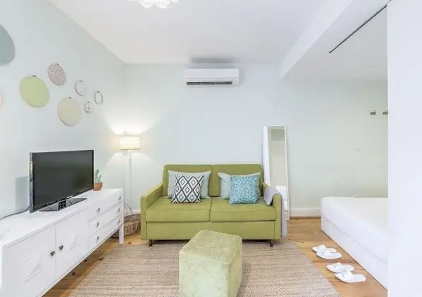 Stüdyo, Avlu Manzaralı