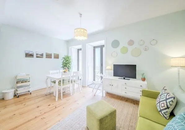 Stüdyo, Avlu Manzaralı