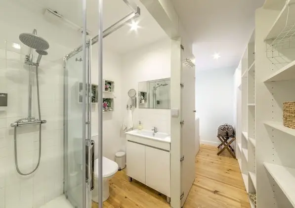 Stüdyo, Avlu Manzaralı