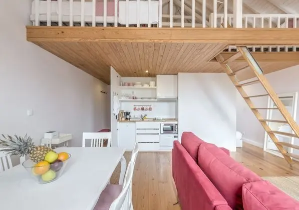 Stüdyo, Bahçe Manzaralı