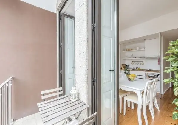 Stüdyo, Bahçe Manzaralı