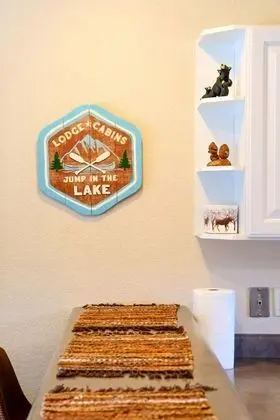 Loose Moose Lodge - Cabin 1