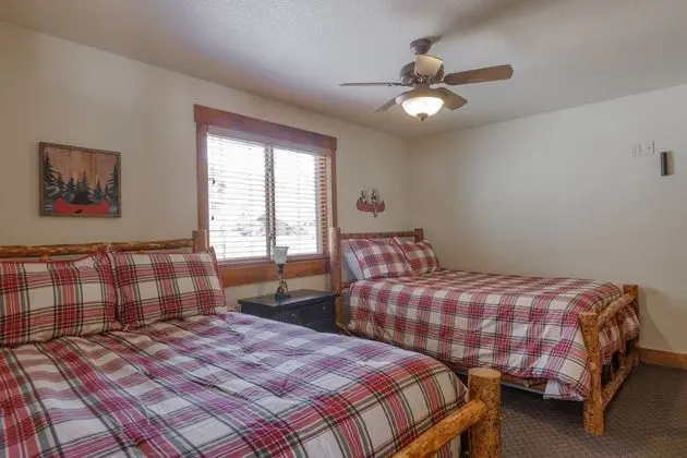 Loose Moose Lodge - Cabin 3