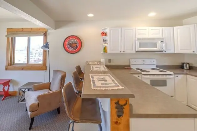 Loose Moose Lodge - Cabin 3
