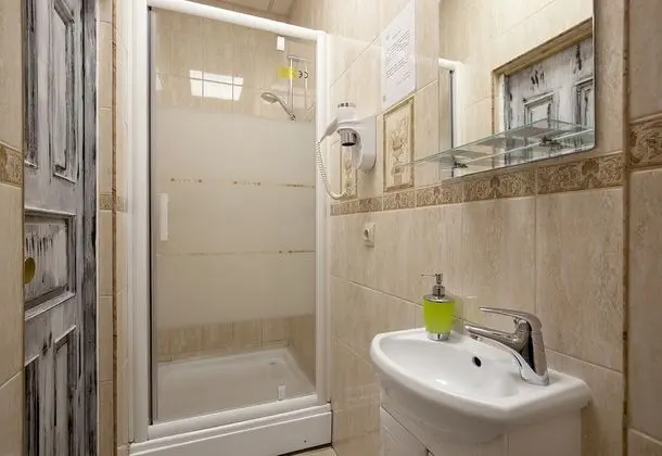 Standard Tek Büyük Yataklı Oda