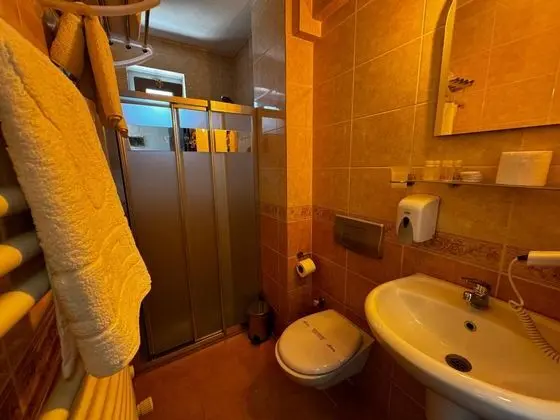 Ekonomik Oda,Şehir veya Dağ Manzaralı