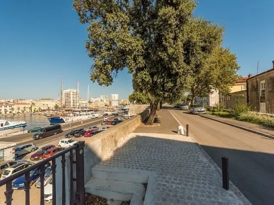 City Oda, 1 Büyük (Queen) Boy Yatak, Balkon, Avlu Manzaralı