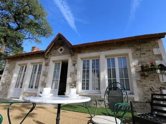 Superior Kır Evi, Engellilere Uygun, Banyolu/Duşlu (L' ORANGERIE)