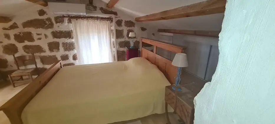 Romantic Çatı Katı (Loft), Sigara İçilmez (Aston & Djinn)