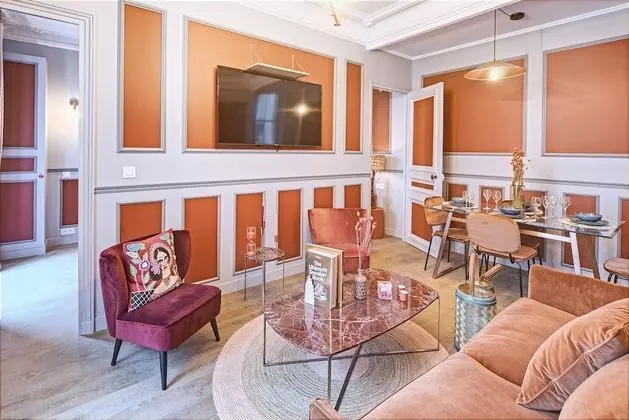 Luxury Apart Daire, Banyolu/Duşlu, Avlu Manzaralı