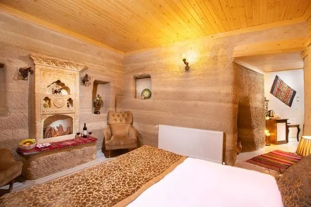 Deluxe Cave