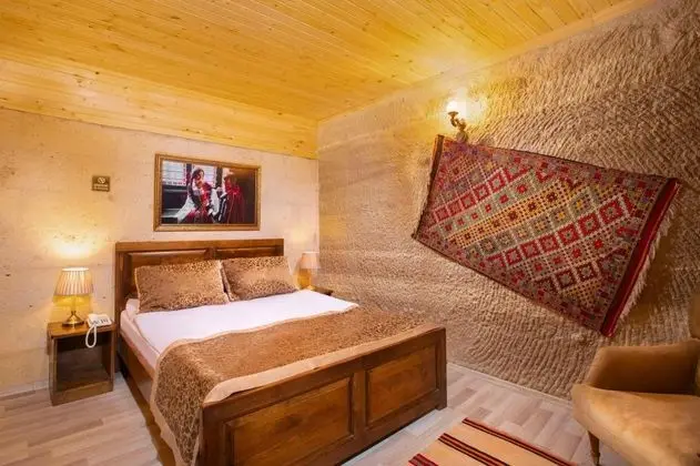 Deluxe Cave