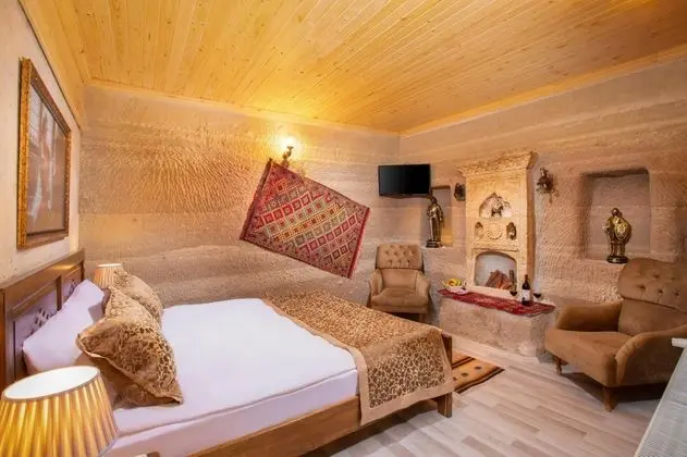 Deluxe Cave