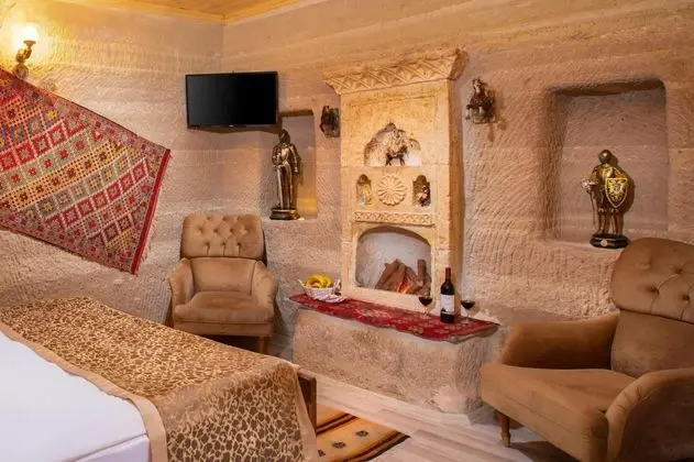 Deluxe Cave