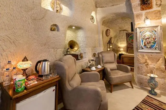 King Cave Suite