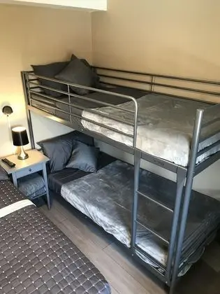 Standard Dört Kişilik Oda, Banyolu/Duşlu