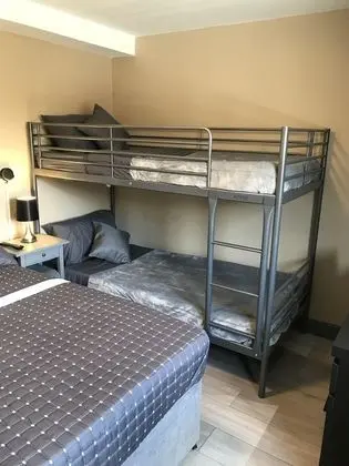 Standard Dört Kişilik Oda, Banyolu/Duşlu