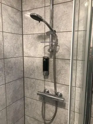 Standard Dört Kişilik Oda, Banyolu/Duşlu