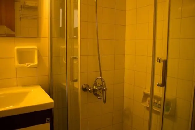Standard Tek Büyük veya İki Ayrı Yataklı Oda, Kısmi Deniz Manzaralı