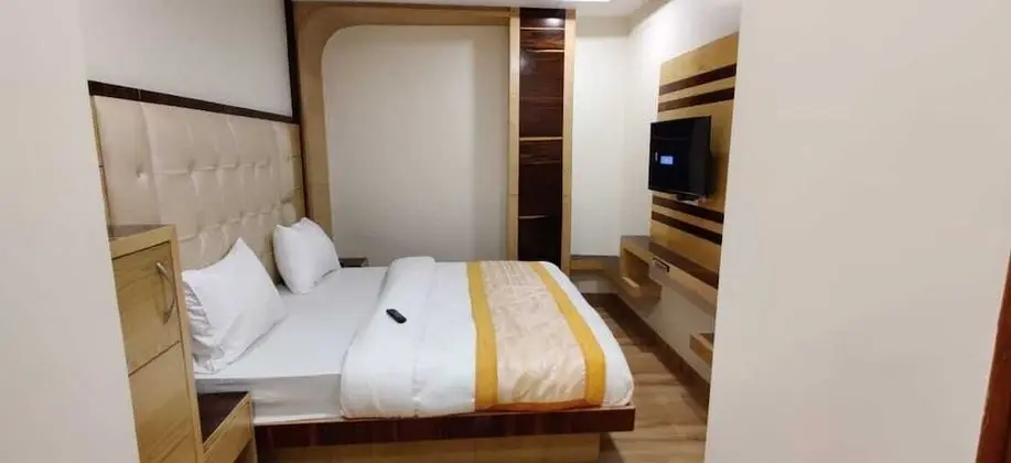 Deluxe Tek Büyük Yataklı Oda