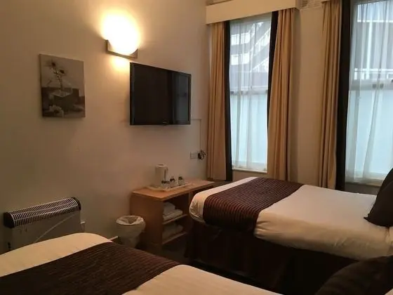 Üç Kişilik Oda, Banyolu/Duşlu