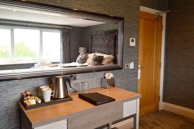Deluxe Oda, 1 En Büyük (King) Boy Yatak, Sigara İçilmez (Converts to 2 Twin Beds)
