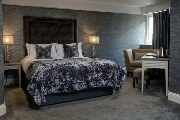 Superior Oda, 1 En Büyük (King) Boy Yatak, Sigara İçilmez (Converts to 2 Twin Beds)