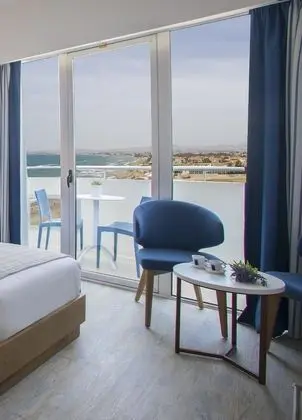 Tek Büyük veya İki Ayrı Yataklı Oda, Kısmi Deniz Manzaralı
