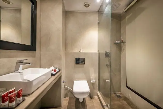 Club Tek Büyük Yataklı Oda