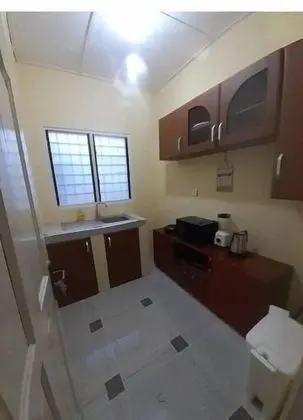 Economy Apart Daire, Zemin Kat