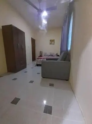 Economy Apart Daire, Zemin Kat