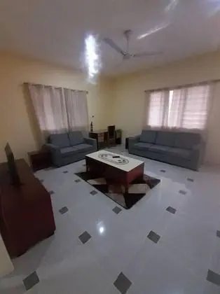 Economy Apart Daire, Zemin Kat