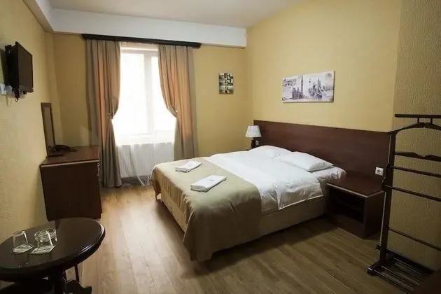 Standard Tek Büyük Yataklı Oda