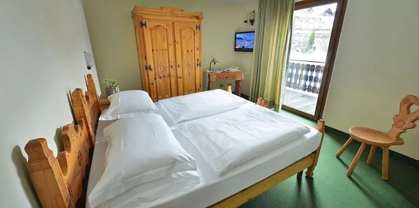 Büyük Yataklı Tek Kişilik Oda