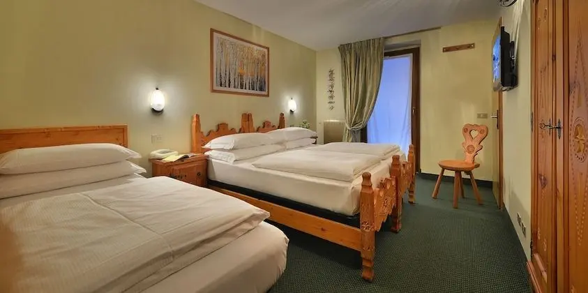 Standard Üç Kişilik Oda